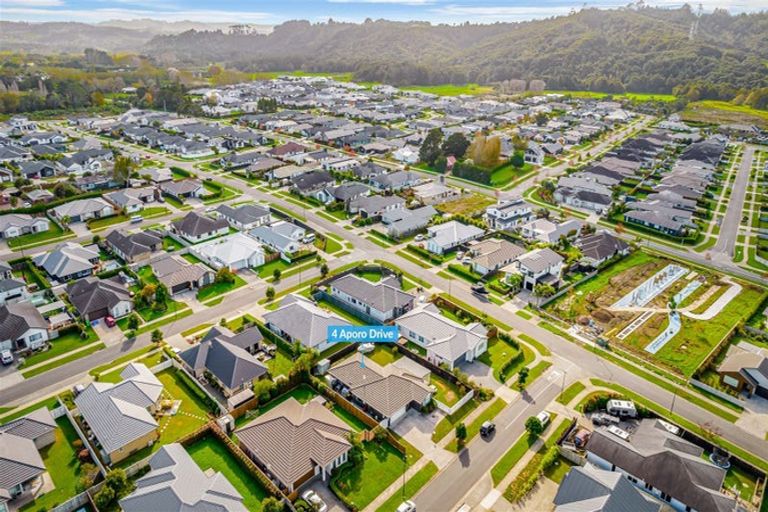 Photo of property in 4 Aporo Drive, Kumeu, 0810