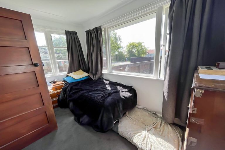Photo of property in 660 Featherston Street, Roslyn, Palmerston North, 4414