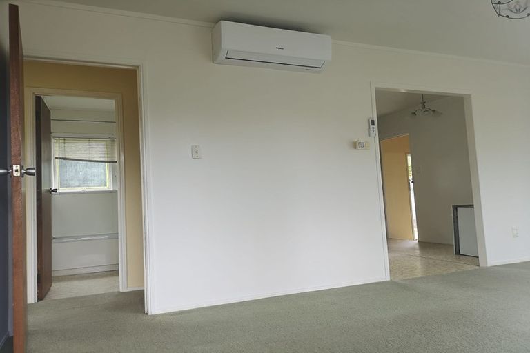 Photo of property in 1/2 Yacht Place, Bucklands Beach, Auckland, 2012