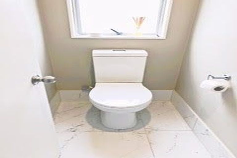 Photo of property in 121 West Harbour Drive, West Harbour, Auckland, 0618