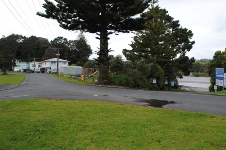 Photo of property in 30 Third Avenue, Urenui, 4377