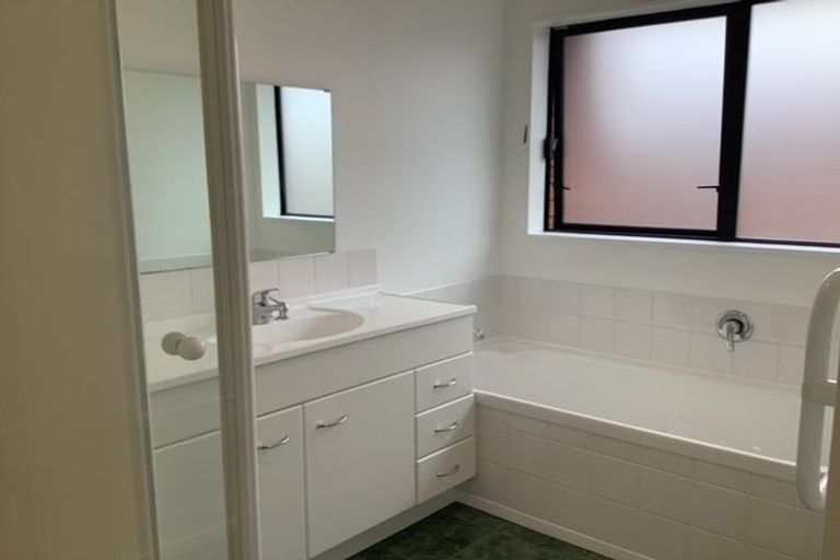 Photo of property in 37 De Menech Grove, Avalon, Lower Hutt, 5011