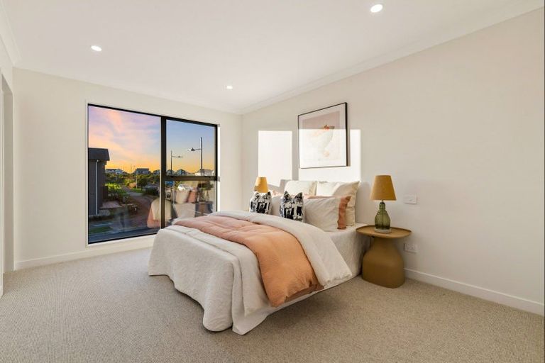 Photo of property in 32 Catalina Avenue, Rosehill, Papakura, 2113