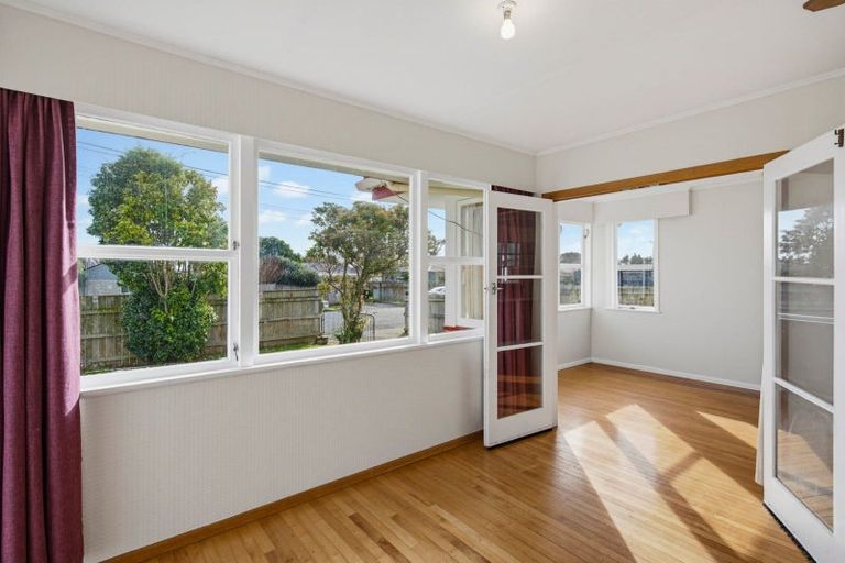 Photo of property in 14 Dittmer Street, Otaki, 5512