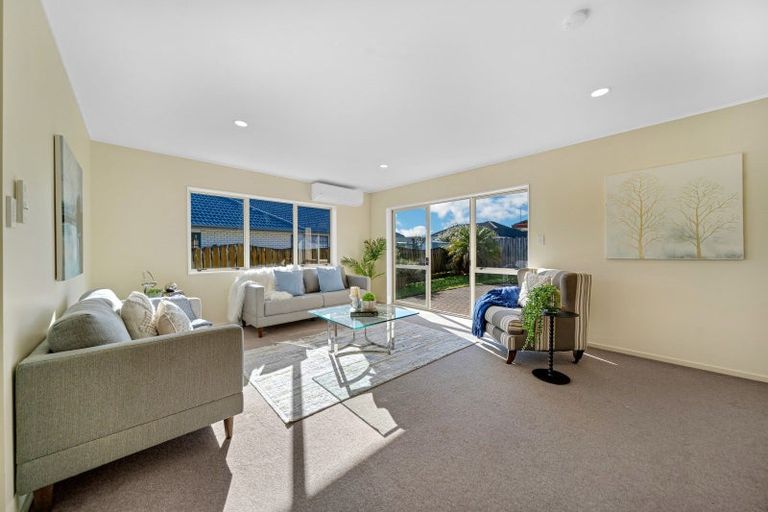 Photo of property in 1/15 Tolben Place, Golflands, Auckland, 2013