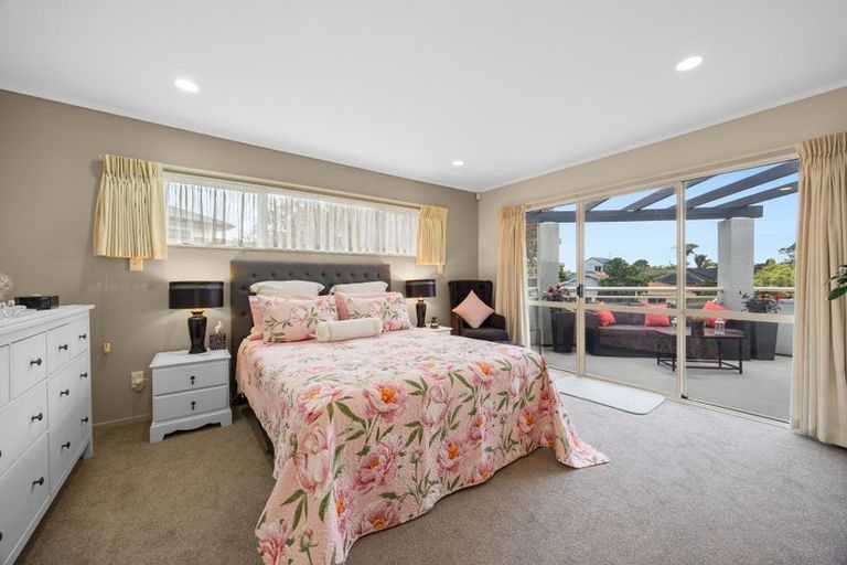 Photo of property in 6 Harbour Lights Close, West Harbour, Auckland, 0618