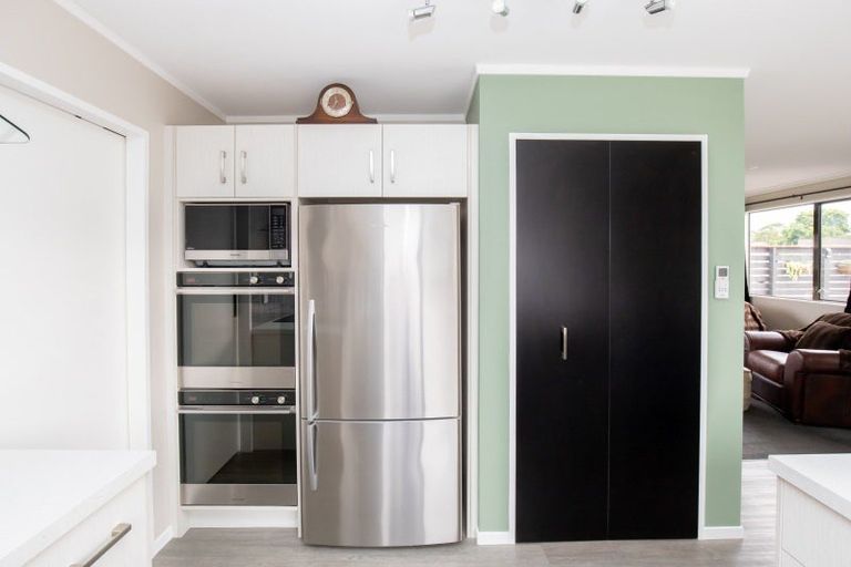 Photo of property in 20 Miller Place, Ngatea, 3503