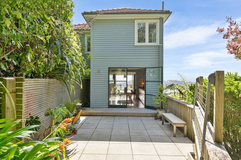 Photo of property in 63 Farnham Street, Mornington, Wellington, 6021
