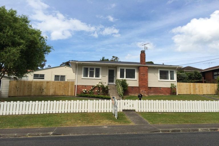 Photo of property in 1/13 Elliott Avenue, Bayview, Auckland, 0629