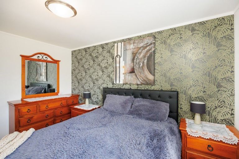 Photo of property in 9 Denver Place, Milson, Palmerston North, 4414