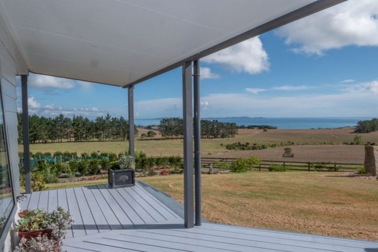 Photo of property in 601 Cable Bay Block Road, Cable Bay, 0420