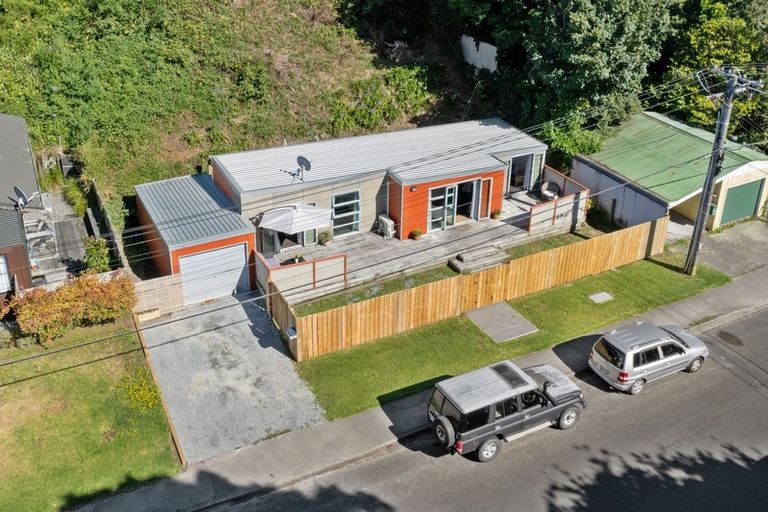 Photo of property in 61 Renown Road, Raumati South, Paraparaumu, 5032