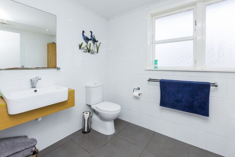 Photo of property in 16 Robertson Street, Elderslea, Upper Hutt, 5018