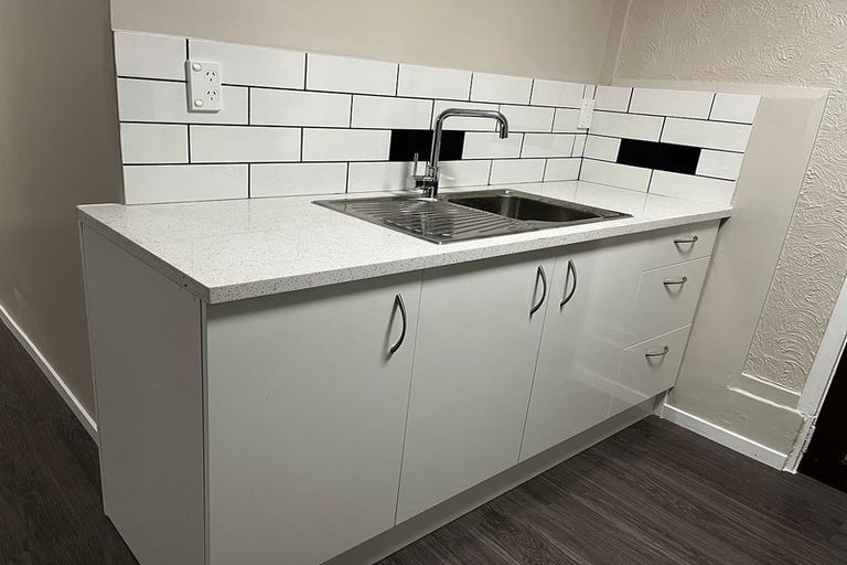 Photo of property in 280 Great North Road, Henderson, Auckland, 0612