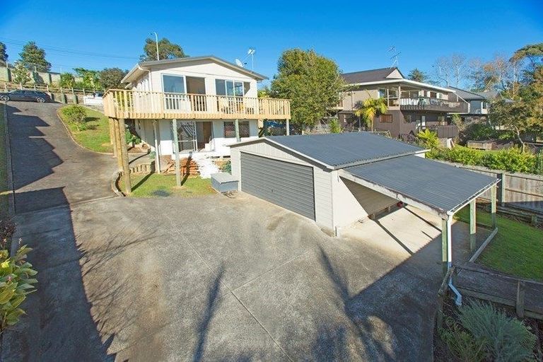 Photo of property in 214 Whangaparaoa Road, Red Beach, 0932