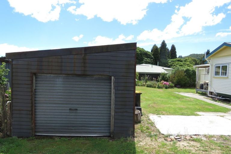 Photo of property in 4 Sinnamon Street, Reefton, 7830