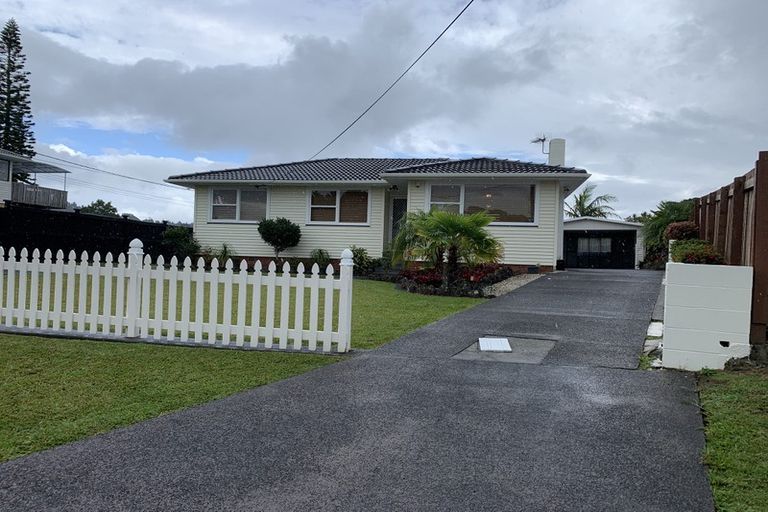 Photo of property in 57 Avonleigh Road, Green Bay, Auckland, 0604