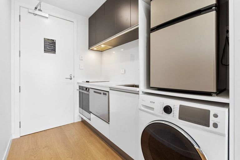 Photo of property in Frank Sargeson Apts, 207/74 Anzac Street, Takapuna, Auckland, 0622