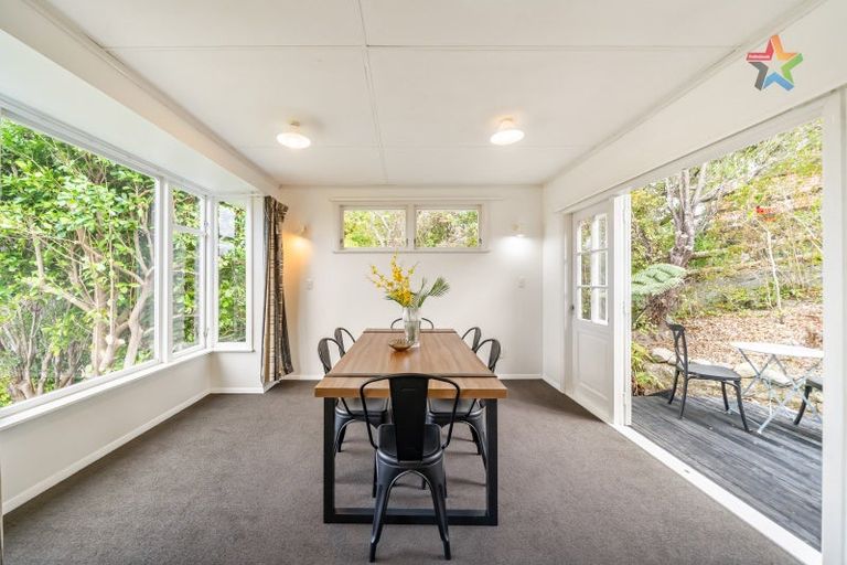 Photo of property in 20 Walnut Way, Maungaraki, Lower Hutt, 5010