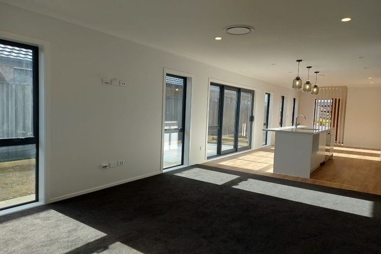 Photo of property in 41 Cynisca Crescent, Wallaceville, Upper Hutt, 5018