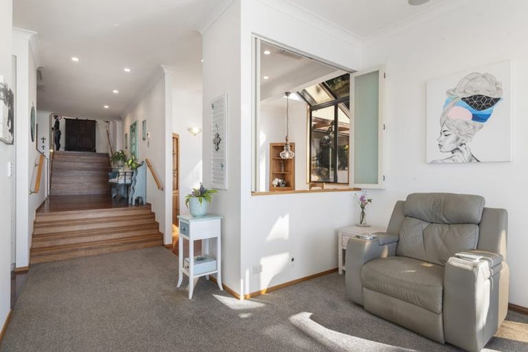 Photo of property in 19 View Road, Campbells Bay, Auckland, 0630