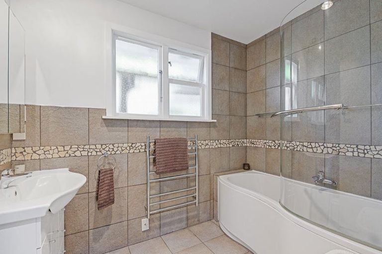 Photo of property in 104 Main North Road, Woodend, 7610