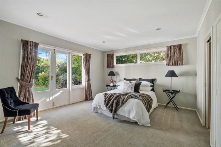 Photo of property in 147 Straven Road, Fendalton, Christchurch, 8014