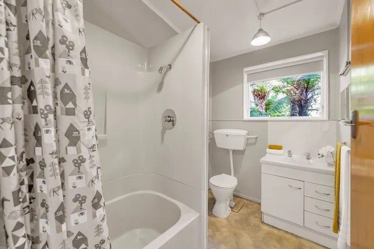 Photo of property in 12 Carston Street, Leeston, 7632