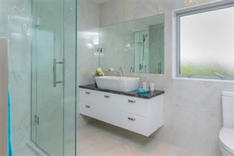 Photo of property in 2 Palm View Terrace, Gulf Harbour, Whangaparaoa, 0930