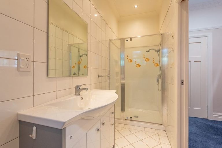 Photo of property in 194 Knights Road, Hutt Central, Lower Hutt, 5011