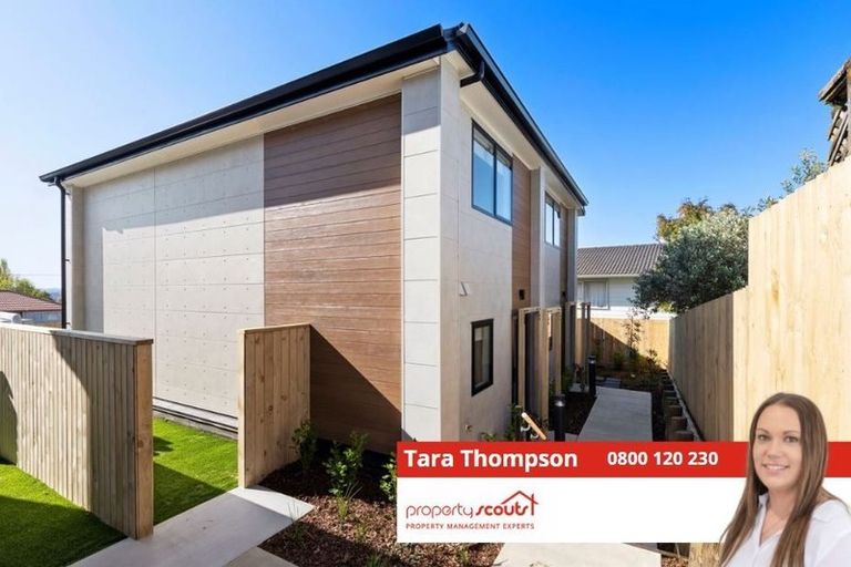 Photo of property in 5/80 Awaroa Road, Sunnyvale, Auckland, 0612