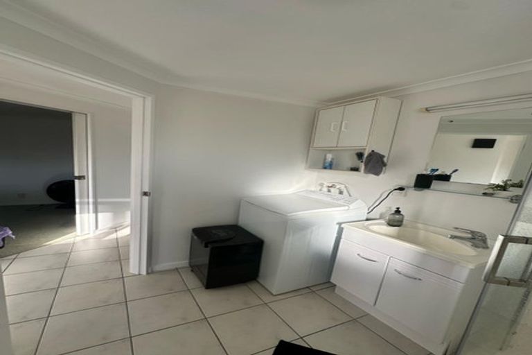 Photo of property in 6 Hume Drive, Hillcrest, Auckland, 0627