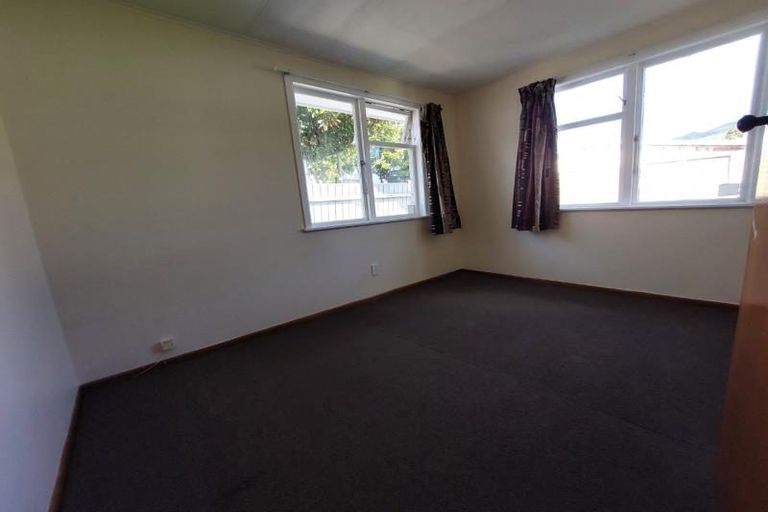 Photo of property in 107 Rangituhi Crescent, Takapuwahia, Porirua, 5022