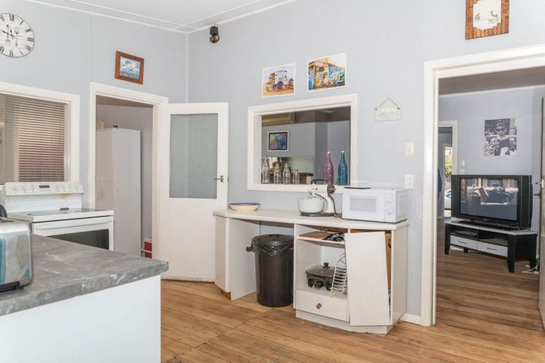 Photo of property in 29 Tennyson Street, Dannevirke, 4930