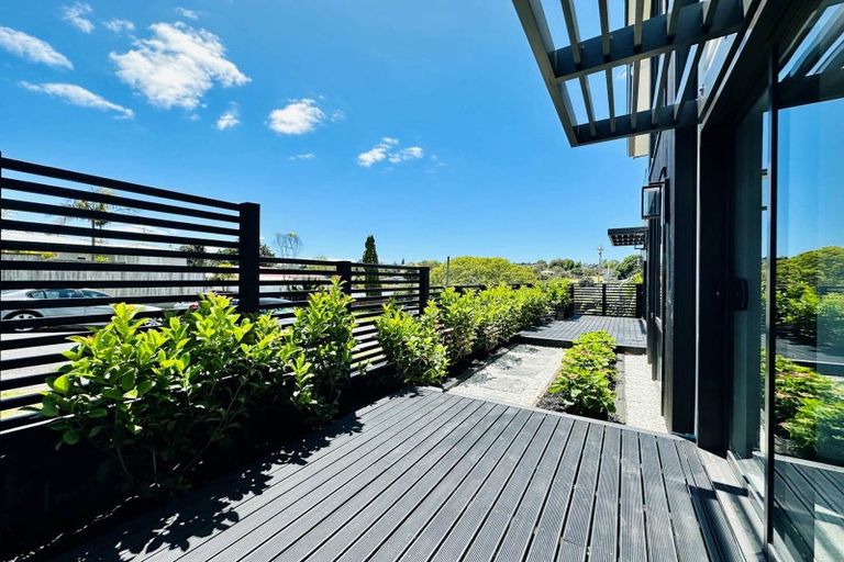 Photo of property in 12a Tiber Road, Forrest Hill, Auckland, 0620