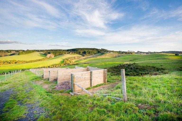 Photo of property in 141 Valley Road, Waitoki, Kaukapakapa, 0871