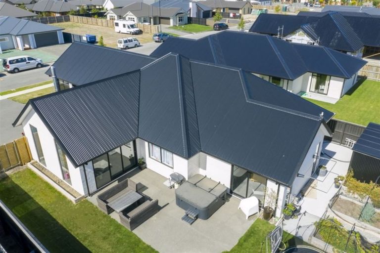 Photo of property in 12 Valour Drive, Rangiora, 7400