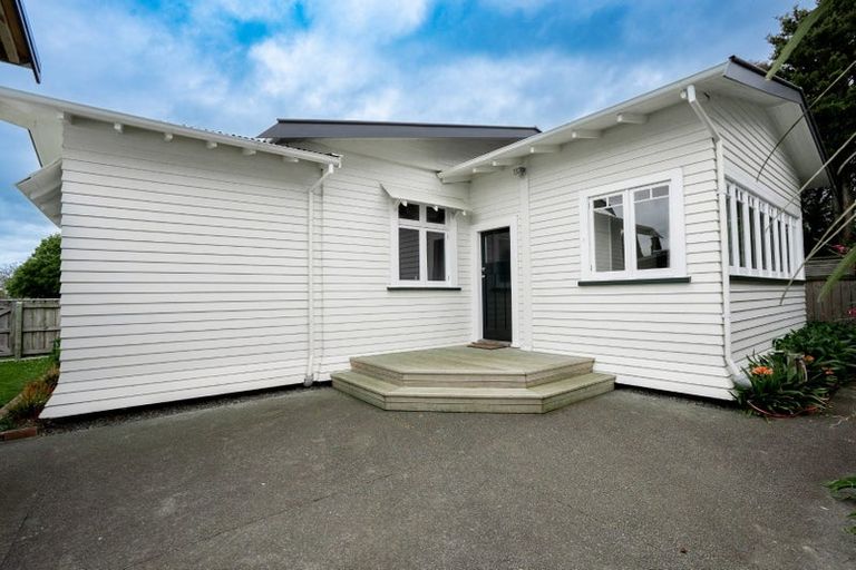 Photo of property in 24 Aroha Street, Takaro, Palmerston North, 4410