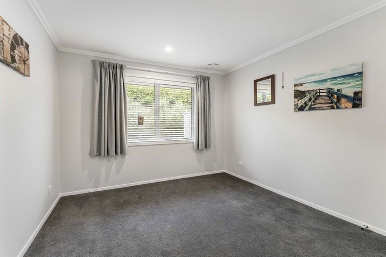Photo of property in 10 Grenache Way, Kumeu, 0810