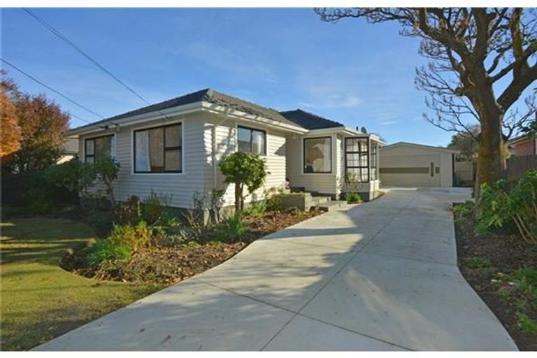 Photo of property in 73 Balrudry Street, Avonhead, Christchurch, 8042