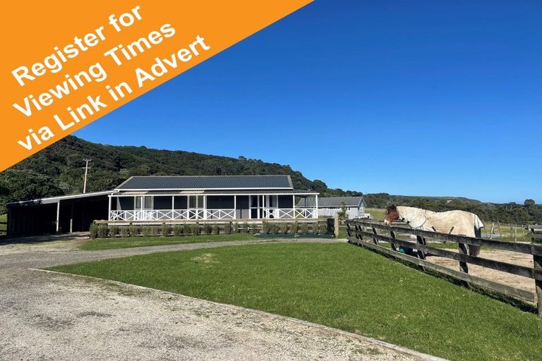 Photo of property in 12 Constable Road, Muriwai, Waimauku, 0881