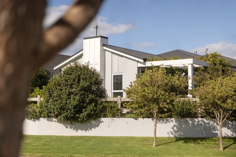 Photo of property in 18 Montia Close, Papamoa Beach, Papamoa, 3118