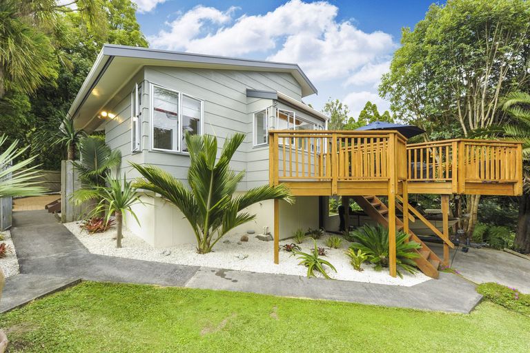 Photo of property in 103 Wirihana Road, Titirangi, Auckland, 0604