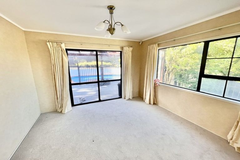 Photo of property in 31 John Downs Drive, Browns Bay, Auckland, 0630