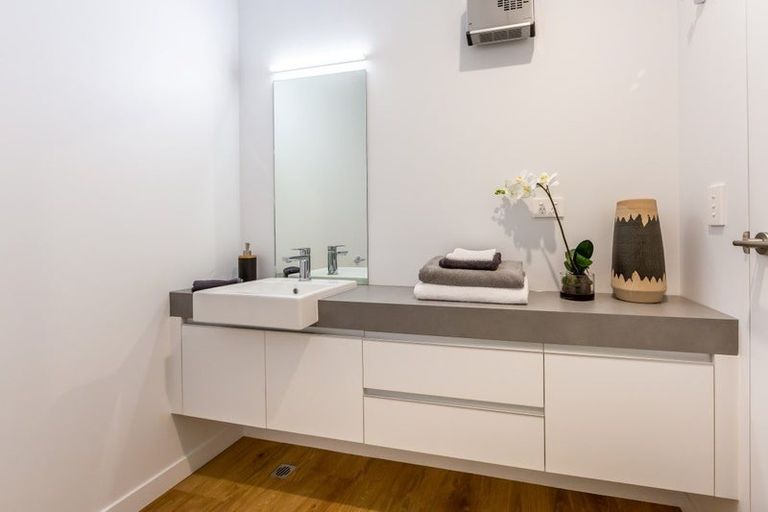 Photo of property in 17 Mohua Lane, Upper Riccarton, Christchurch, 8041