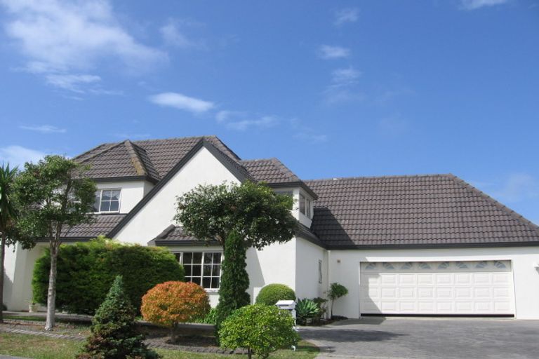 Photo of property in 25 Te Hoe Grove, Pinehill, Auckland, 0632