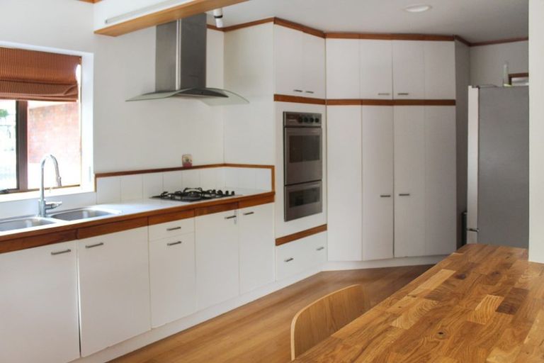 Photo of property in 2 Montgomery Terrace, Hokowhitu, Palmerston North, 4410