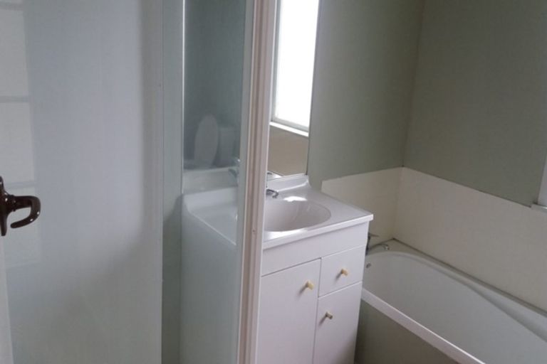 Photo of property in 17 Boyd Avenue, Mangere Bridge, Auckland, 2022