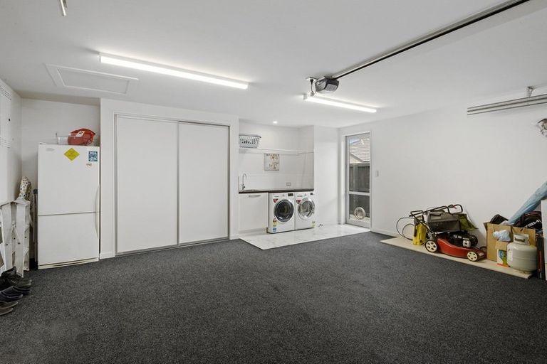 Photo of property in 5a Shillingford Boulevard, Rolleston, 7615