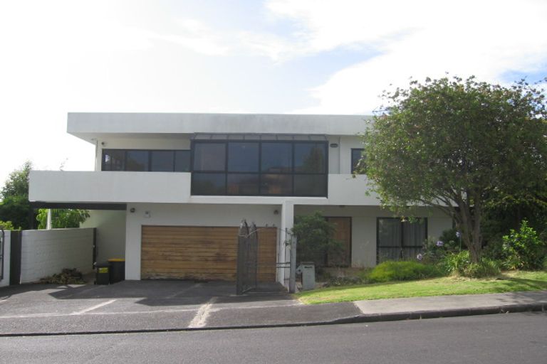 Photo of property in 1 Mcbreen Avenue, Northcote, Auckland, 0627